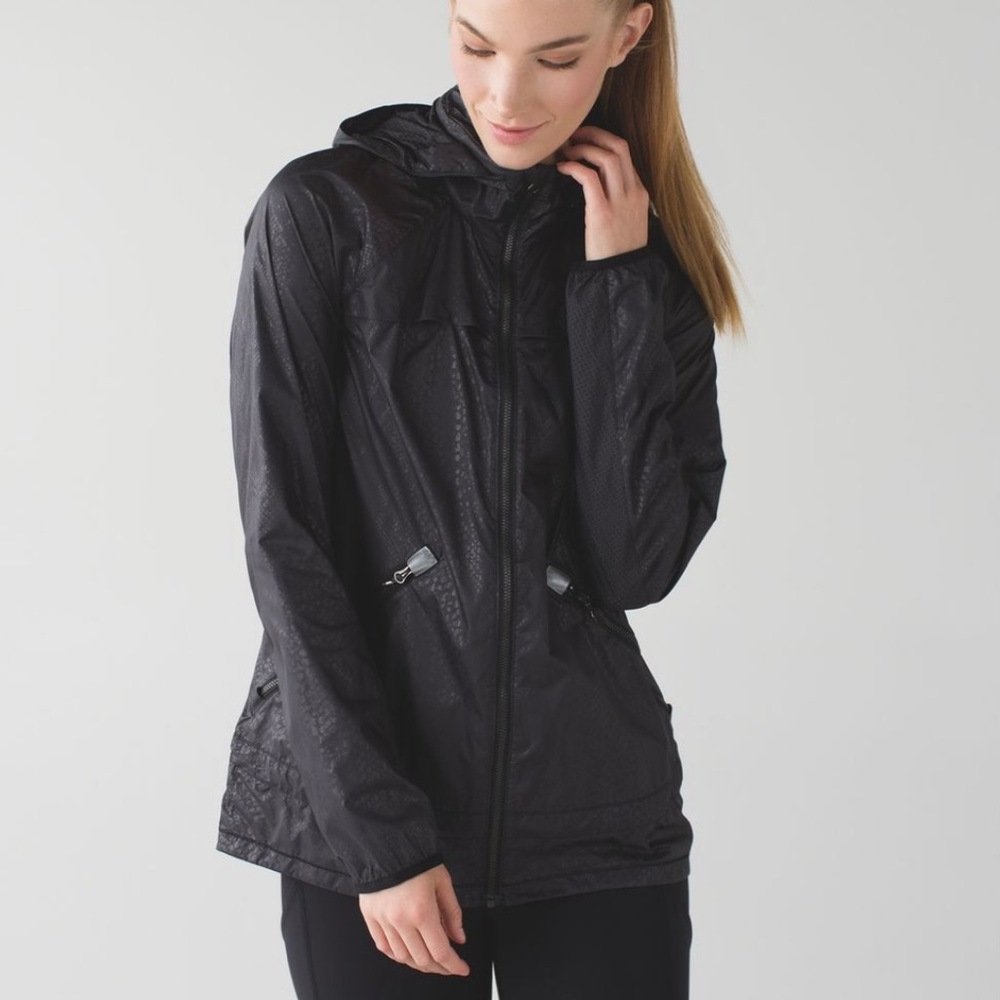 10 Lululemon Miss Misty Jacket II Snakeskin Embossed Wind Rain Jacket Packable